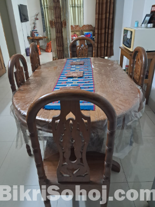 ৬ ফুট × ৩ ফুট ৪ ইঞ্চি ব্যবহৃত সেগুন কাঠের ডাইনিং টেবিল।